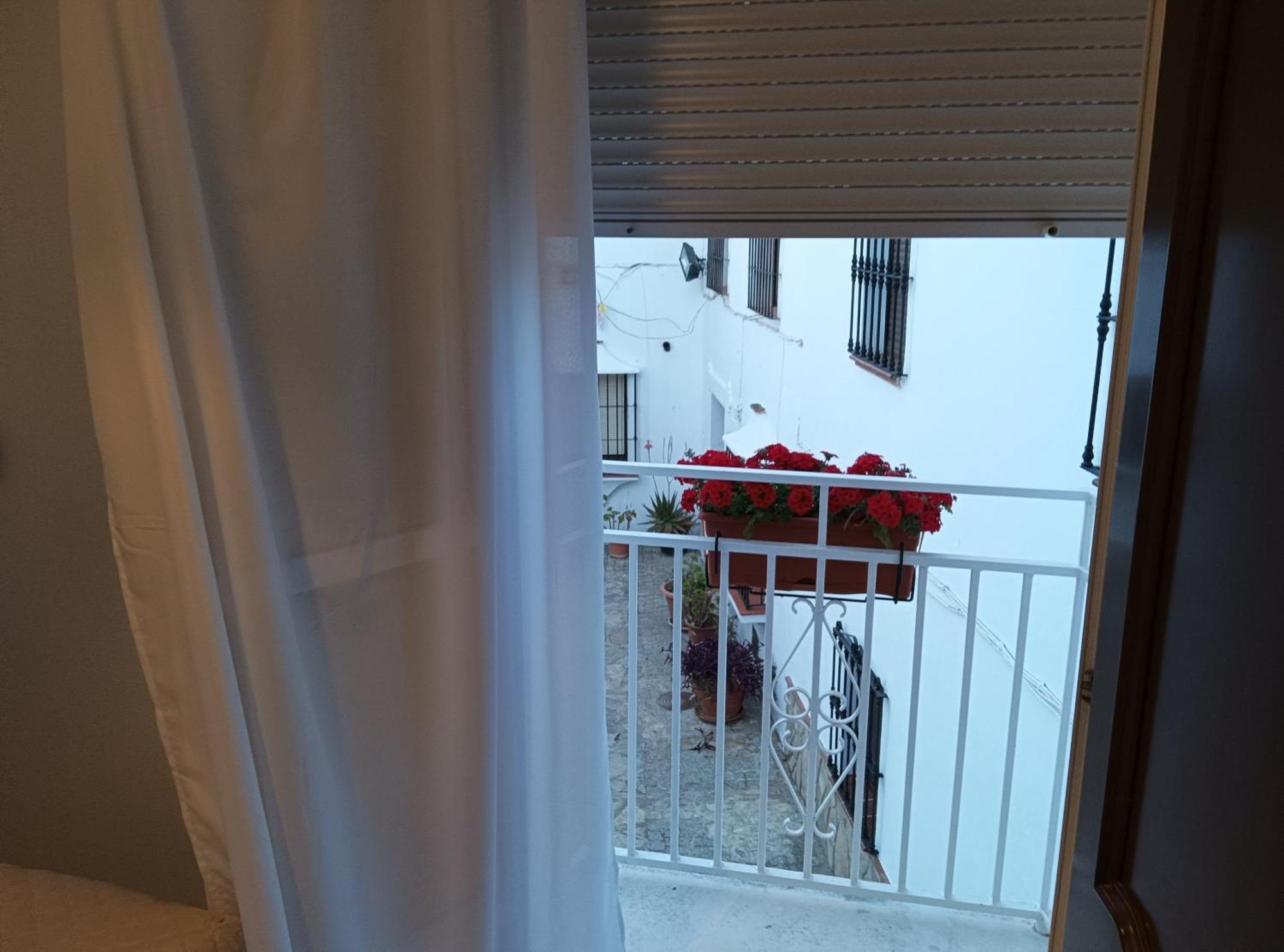 Apartamento El Patio. Setenil De Las Bodegas Bagian luar foto